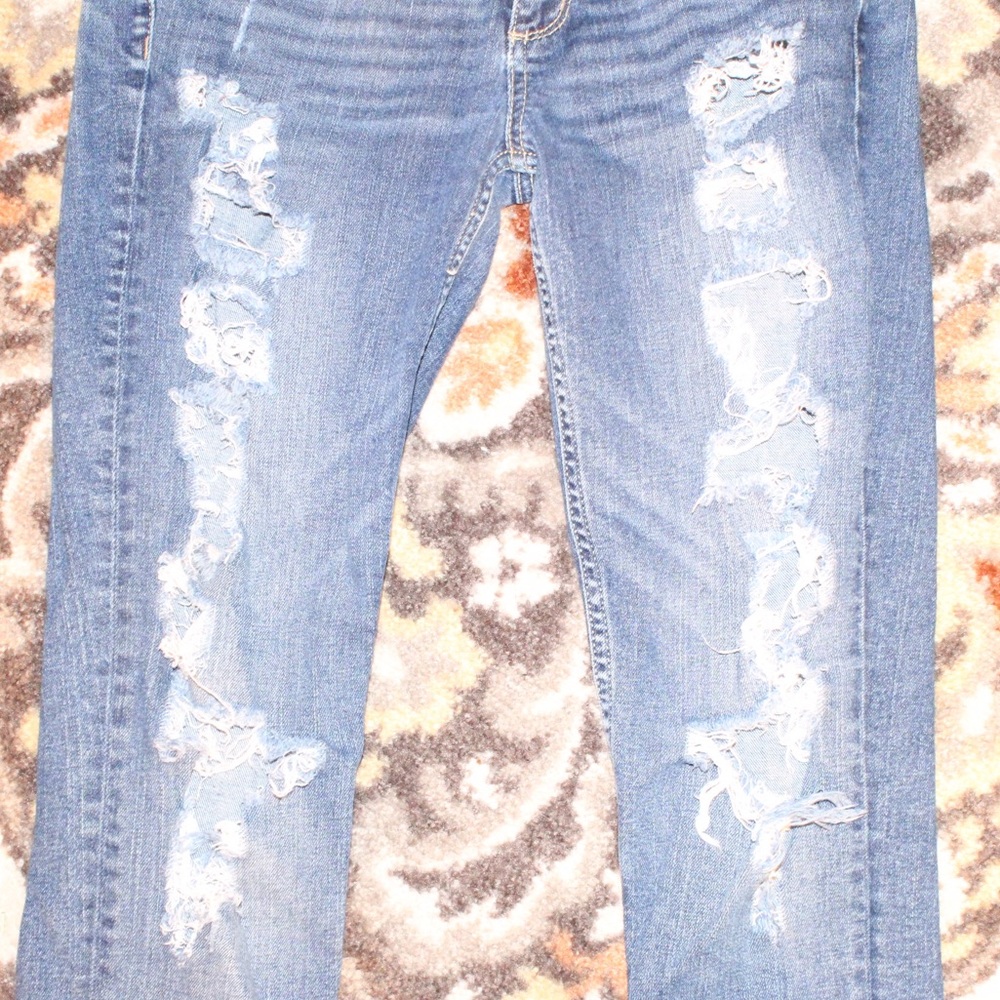 Distressed Jeans - Picture 2 of 4